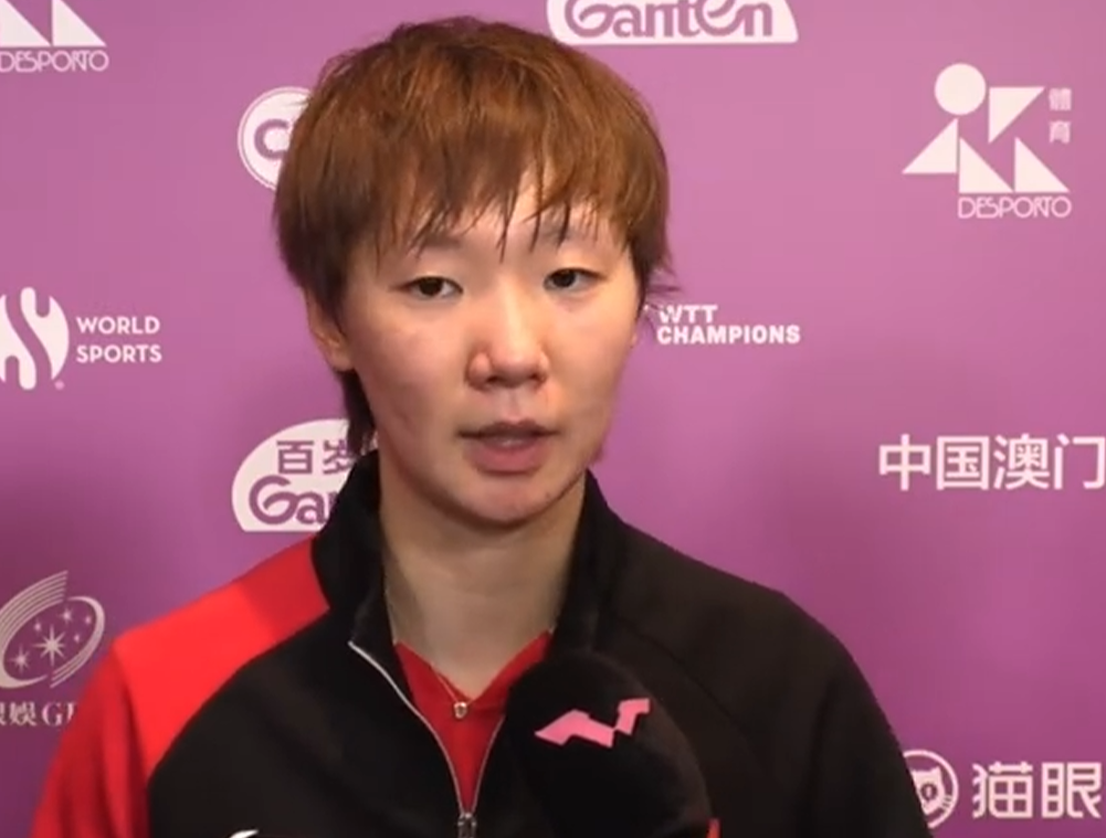 王曼昱3-2早田希娜采访！赞对手，提马琳战术布置，期待下轮复仇