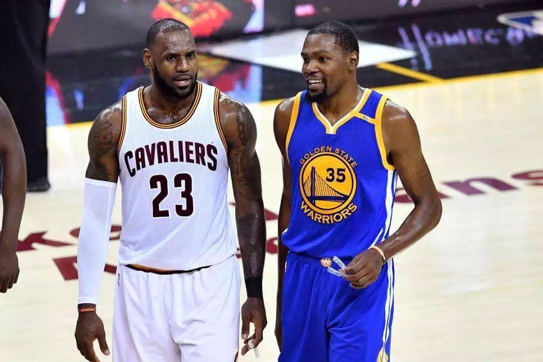 开云体育入口-杜兰特和詹姆斯谁更强？昔日超六说出心里话，球迷：KD仅投篮更好