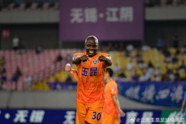 开云体育登录-越老越生猛谁也挡不住！ 穆谢奎上演冲超帽子戏法