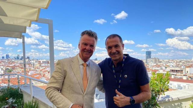 开云体育登录-范加尔谈抗癌心路：世界杯时夜间治疗，乐观为关键