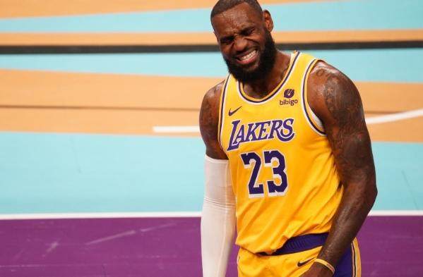 开云体育登录-双加时后再接背靠背 39岁的詹姆斯真的累麻了