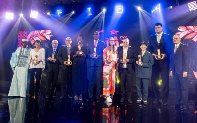 1692920263331062944.jpg yaoming.jpg