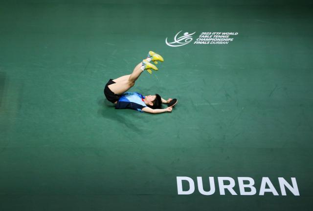 开云体育中国-孙颖莎首夺世乒赛女单冠军 巴黎奥运身兼3项有戏？