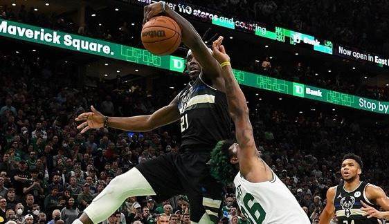 就你是DPOY啊？霍勒迪一帽一断助雄鹿夺下天王山