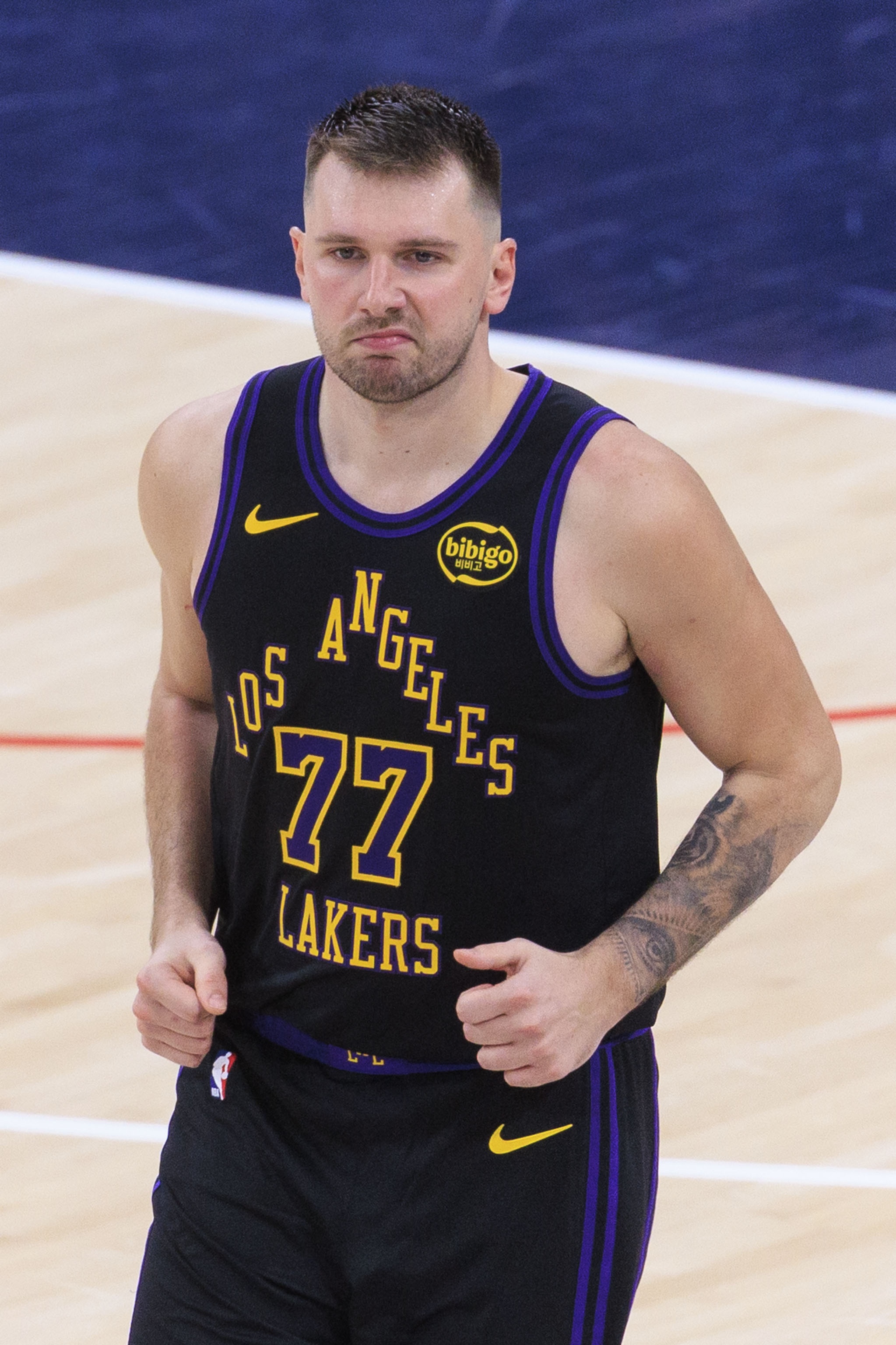 开云体育中国-我咋不信？东契奇：我青少年时候玩过胯下扣篮 有视频为证